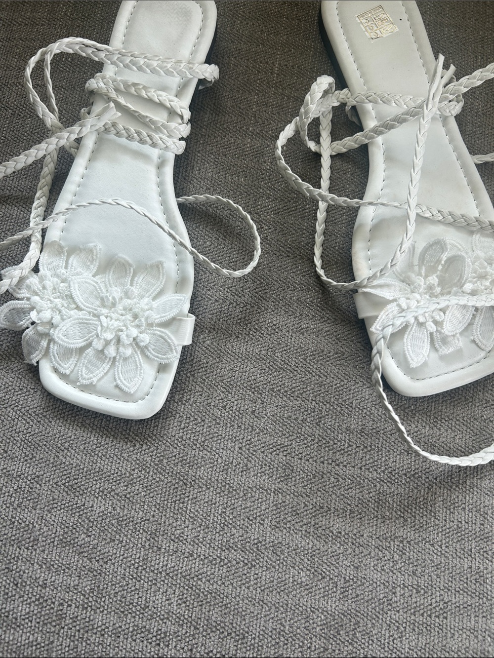 Women's White Lace Applique Lace-Up Sandals
